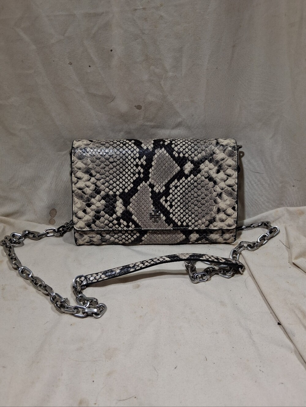 Tory burch crossbody wallet